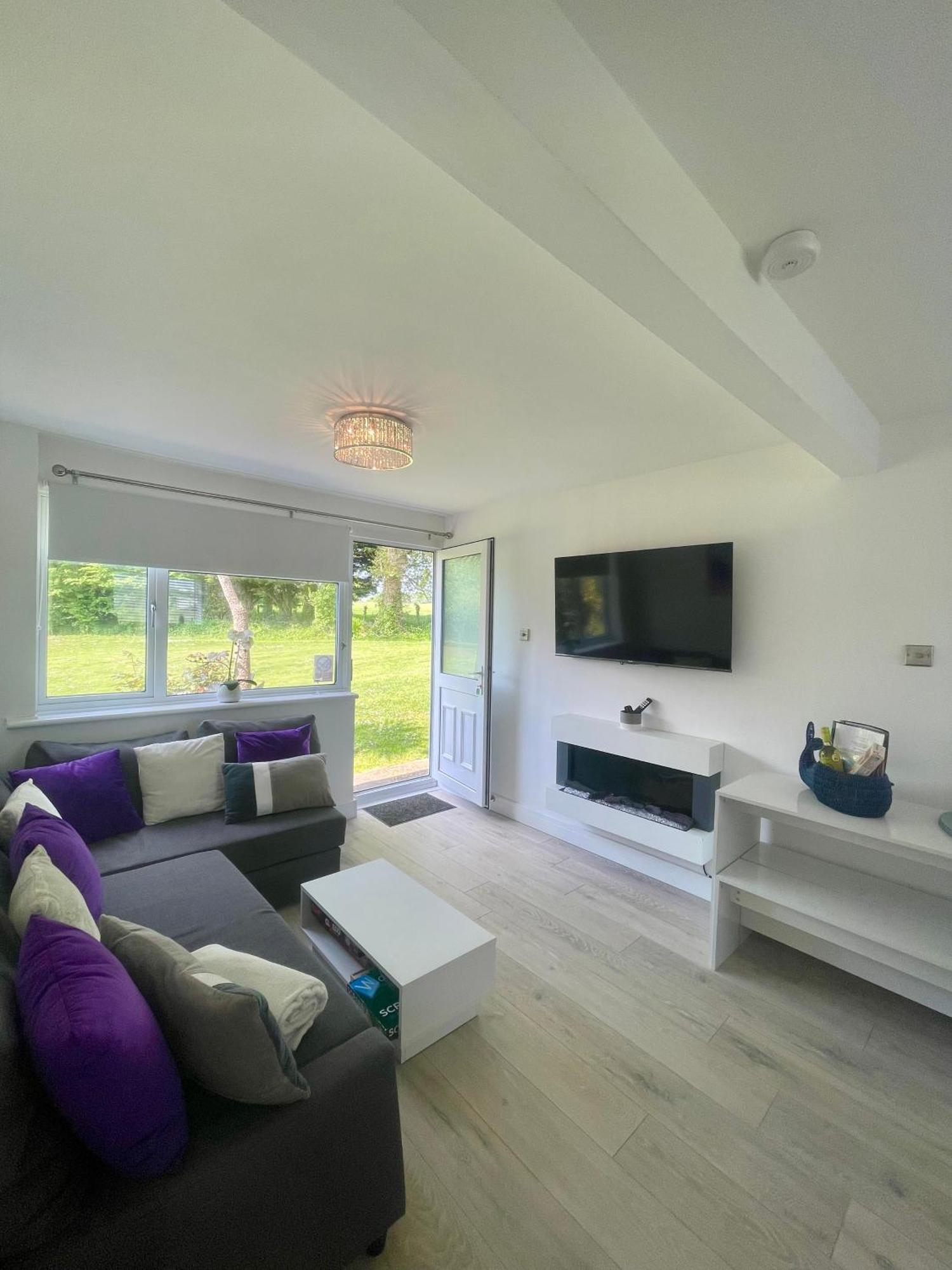 Look No Further Gorgeous Newly Renovated Contemporary Chalet Sandown Bay Holiday Centre Esterno foto